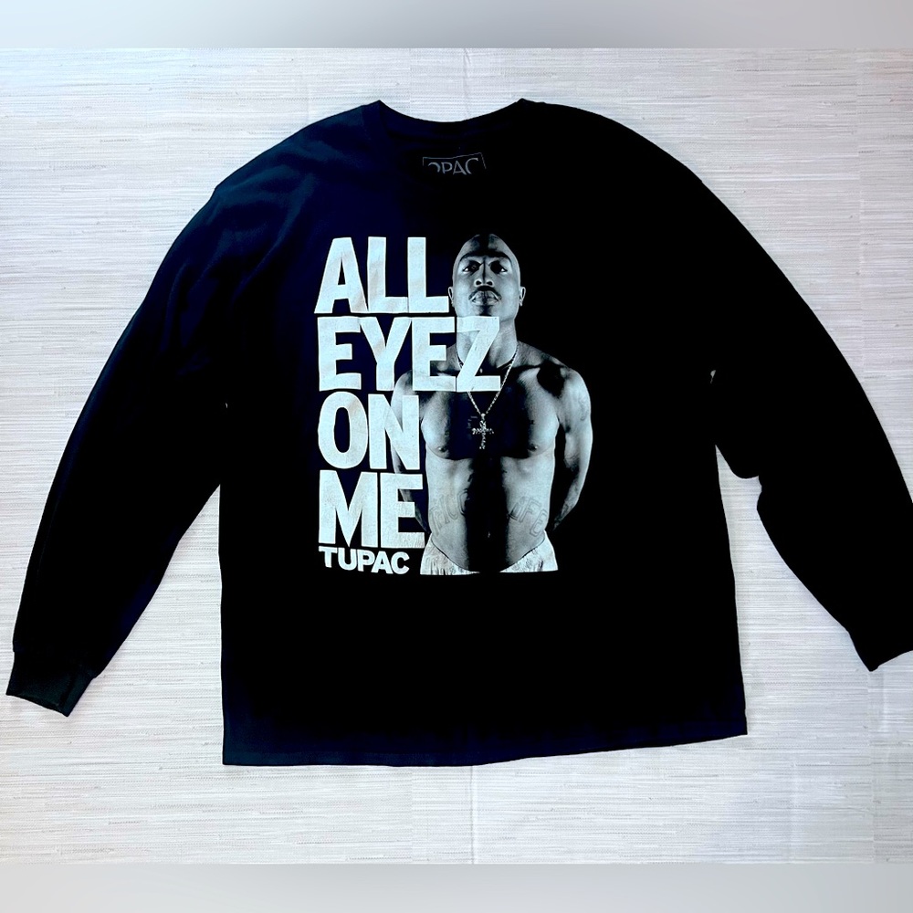 Long Sleeve Men’s Graphic Tee Size XL